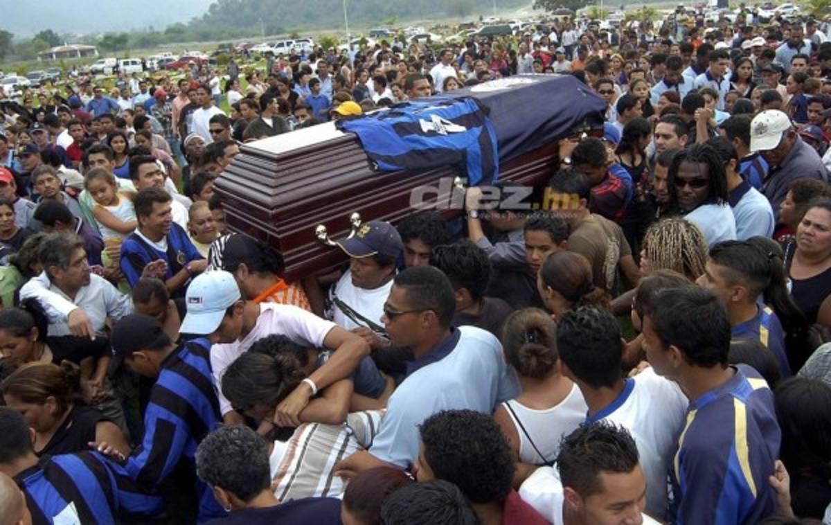 Edy Vásquez: El auto desecho donde murió, su contagioso baile, el llanto desconsolado de Emilio Izaguirre y su título con Motagua