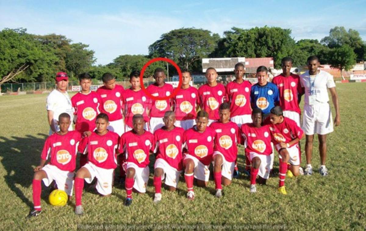 ¡Inéditas! Así fue el inicio de Alberth Elis en el fútbol en Puerto Cortés cerca del Platense