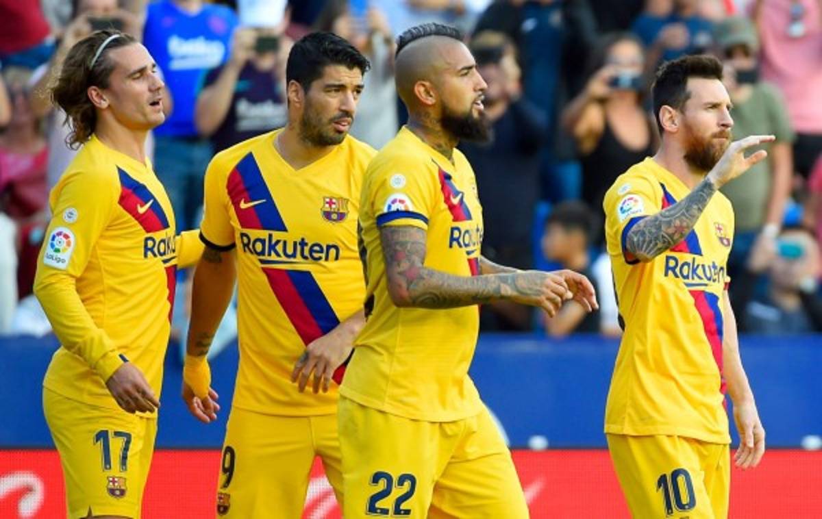 Frustración y dedicatoria de Lionel Messi, Vidal con 'voladora' en la remontada Levante sobre Barcelona