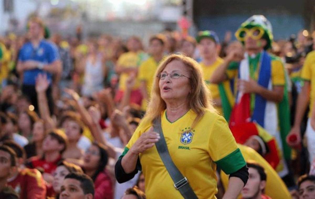 Triste adiós a Brasil. Holanda golea 3-0 y es tercer lugar del mundial .