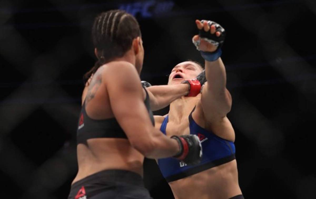 Las imperdibles fotos que dejó la pelea entre Amanda Nunes y Ronda Rousey