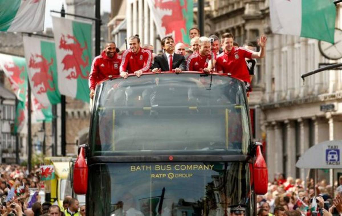 El impresionante recibimiento a Gales tras su gran Eurocopa