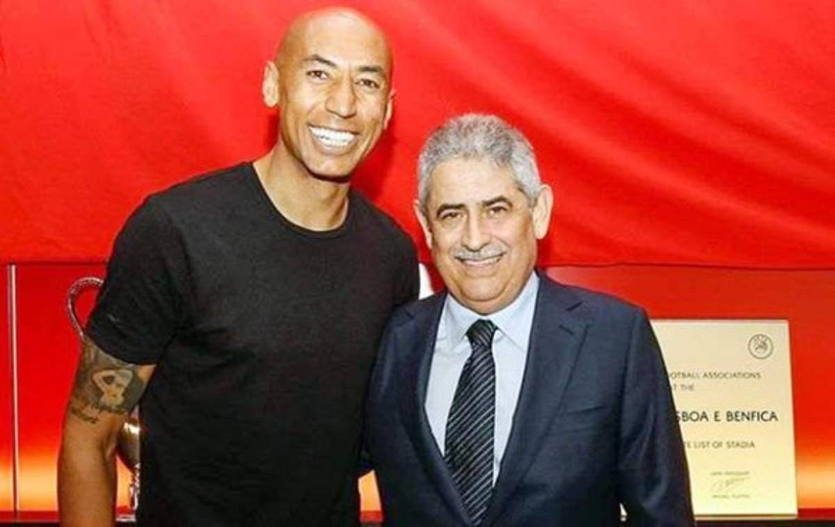 RUMORES Y FICHAJES: ¿Chicharito a la Premier? El Barça va por un técnico ganador