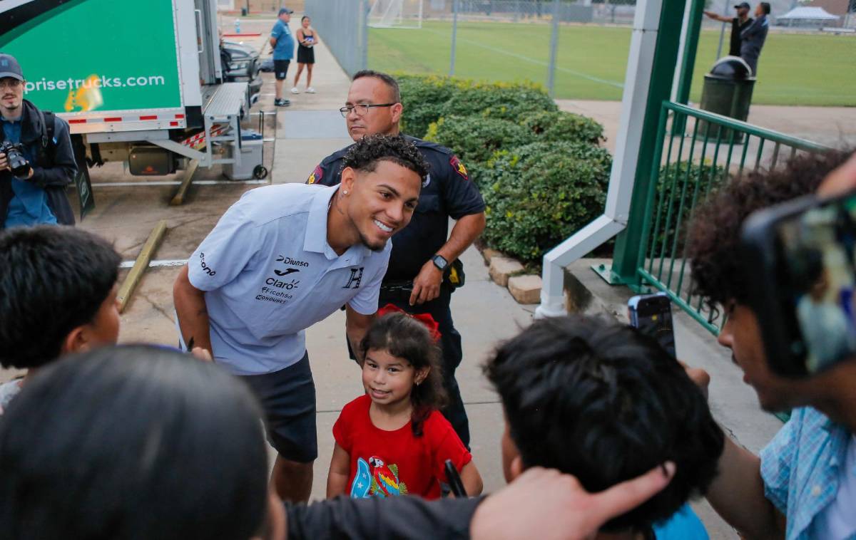 ¡Locura por Keyrol! Seleccionada causa furor en visita a la Bicolor en Houston