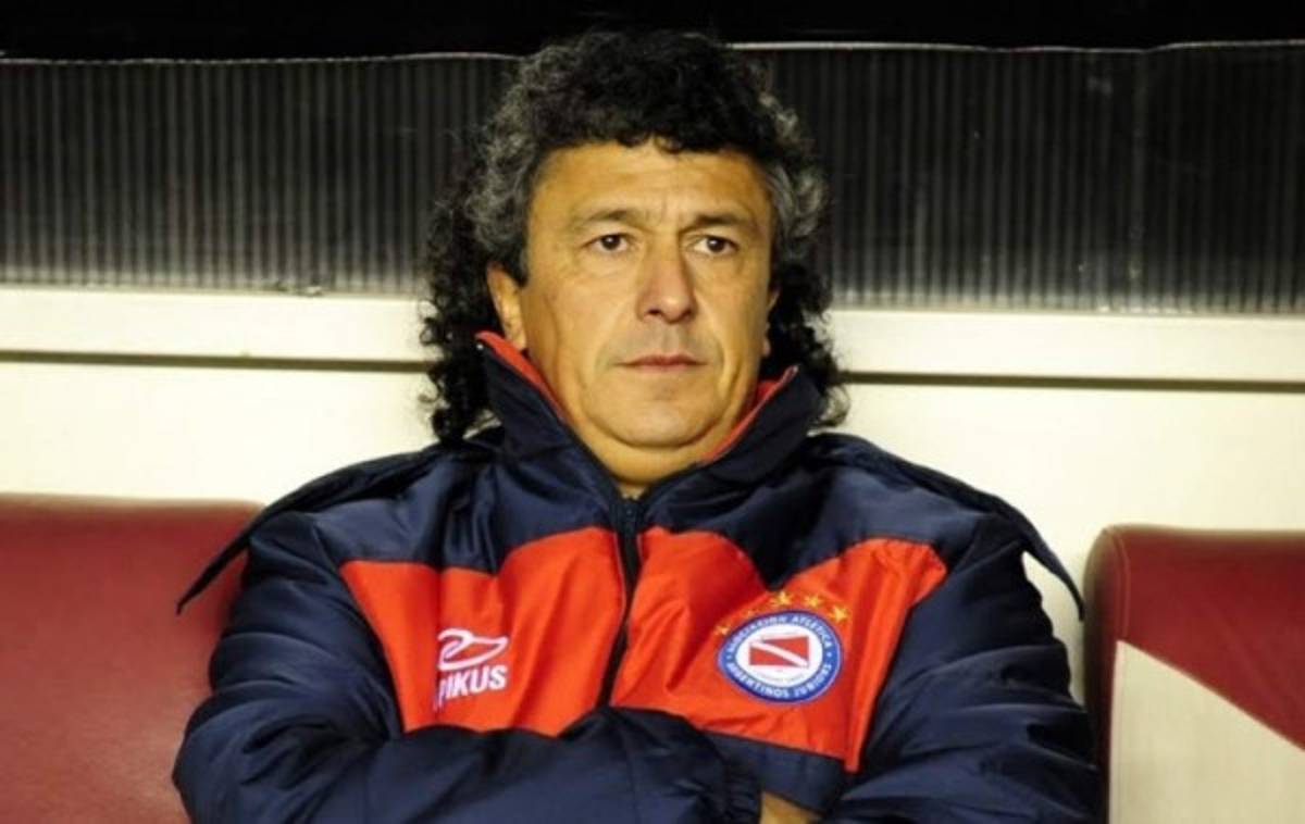 Costa Rica y los ocho candidatos a dirigir la selección tras salida de 'Machillo' Ramírez