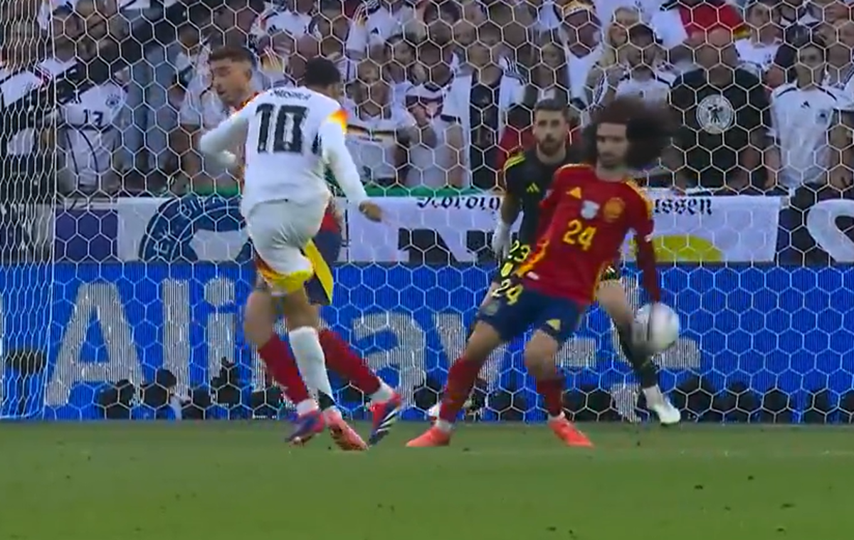 Kroos se cargó a Pedri en su último partido: duras imágenes de la eliminación de Alemania ante España en la Eurocopa