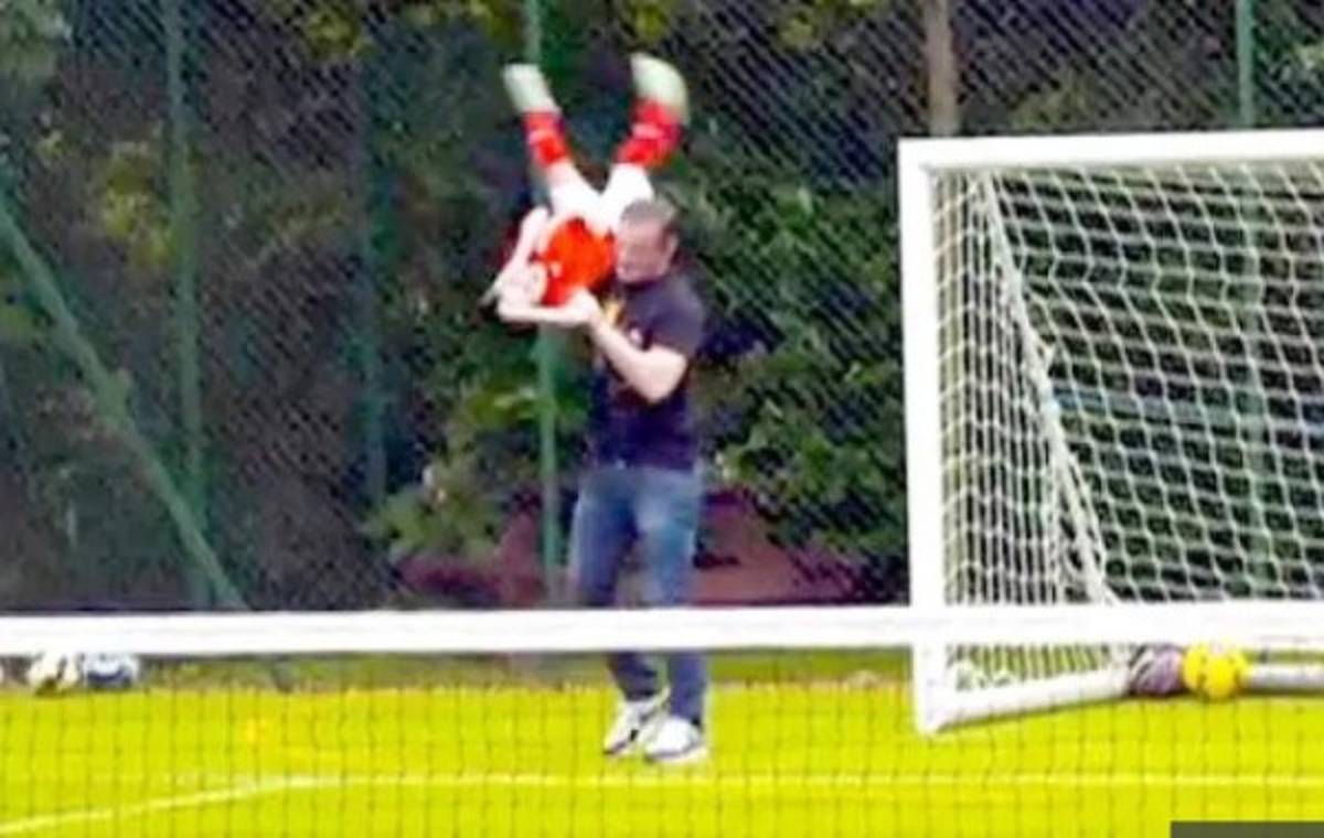 Los cracks que tienen campo de fútbol en sus mansiones para entrenar durante el coronavirus