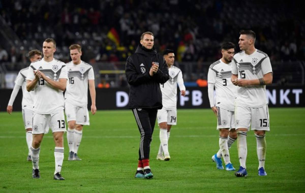 No viste en TV: Risas de Neuer, su gesto con Ter Stegen y la tristeza en Alemania