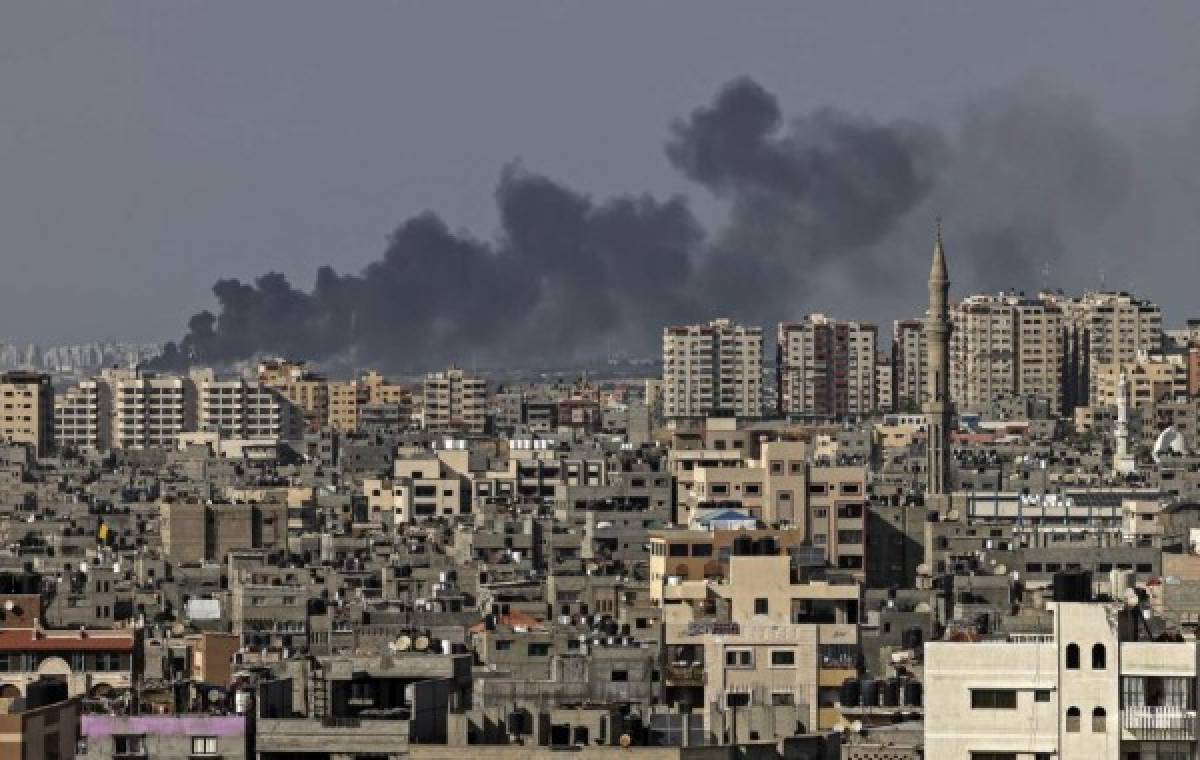 Un infierno: las dolorosas imágenes del bombardeo de Israel en Gaza tras el lanzamiento de cohetes en Jerusalén