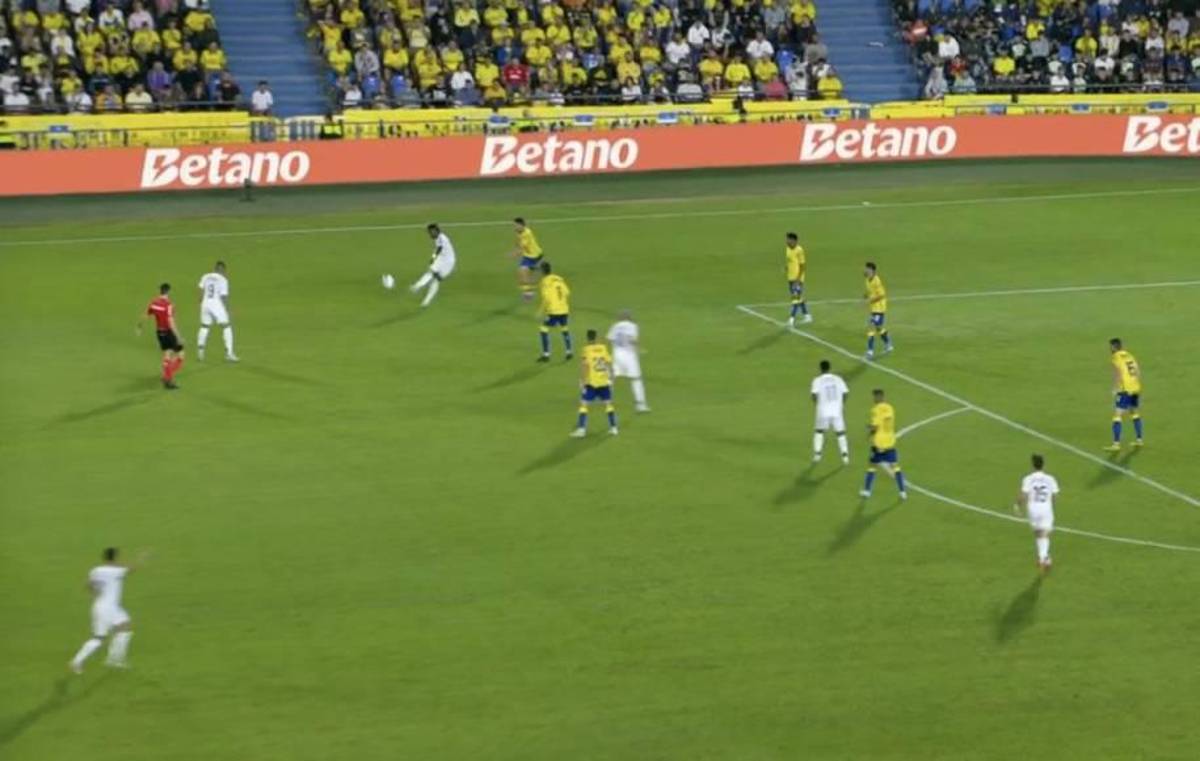 El motivo por el que Mbappé está frustrado con Vinicius y el feo gesto del brasileño: “A Cristiano no se lo quitaba”