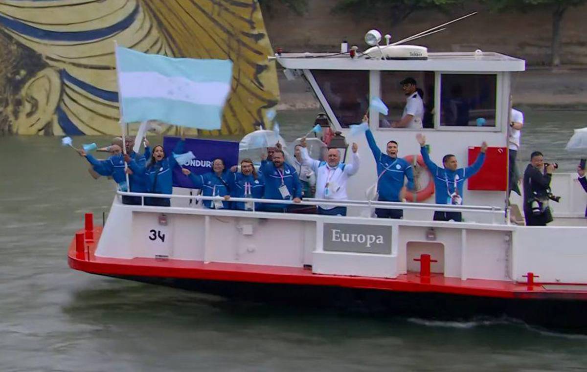 Delegación de Honduras brilla en la inauguración de los Juegos Olímpicos París 2024: así fue su paso por el Río Sena