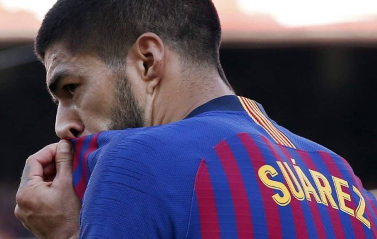 NO SE VIO EN TV: Messi perdió el control al final y el drama de Luis Suárez