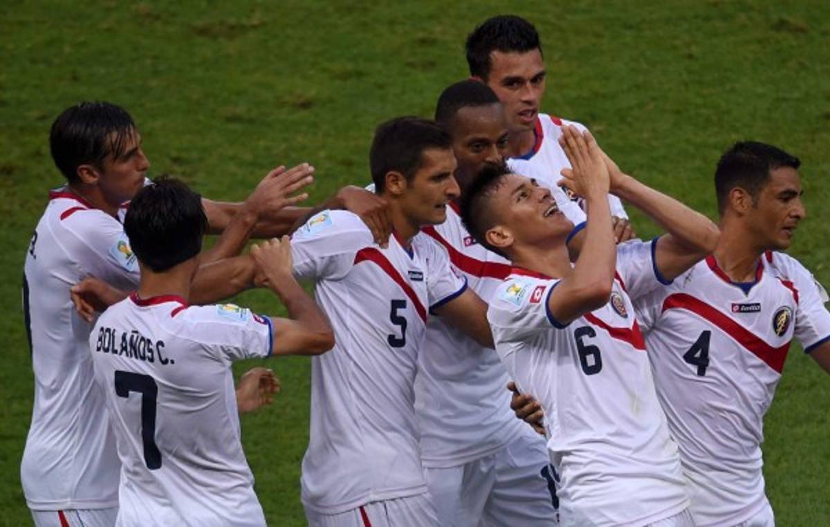 Los ticos celebran a lo grande su espectacular debut
