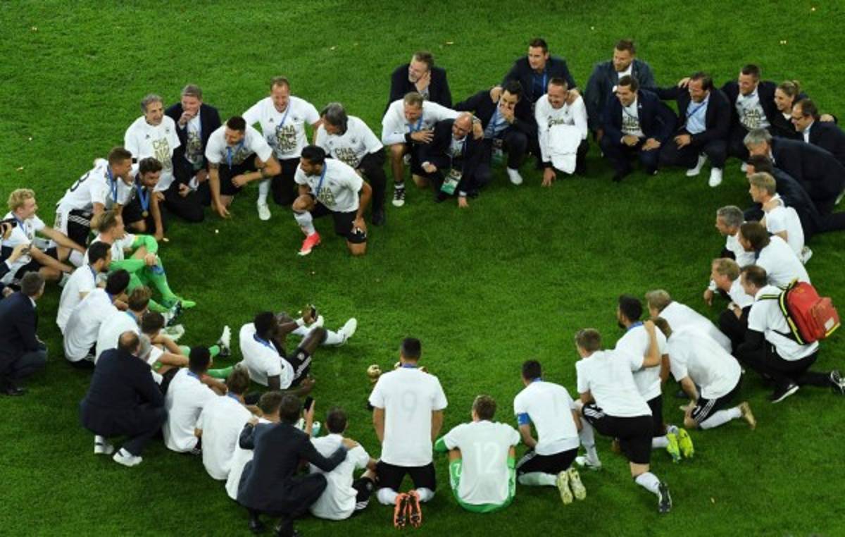 ¿Qué hizo Low? Las imágenes que no se vieron por TV en juego Chile-Alemania