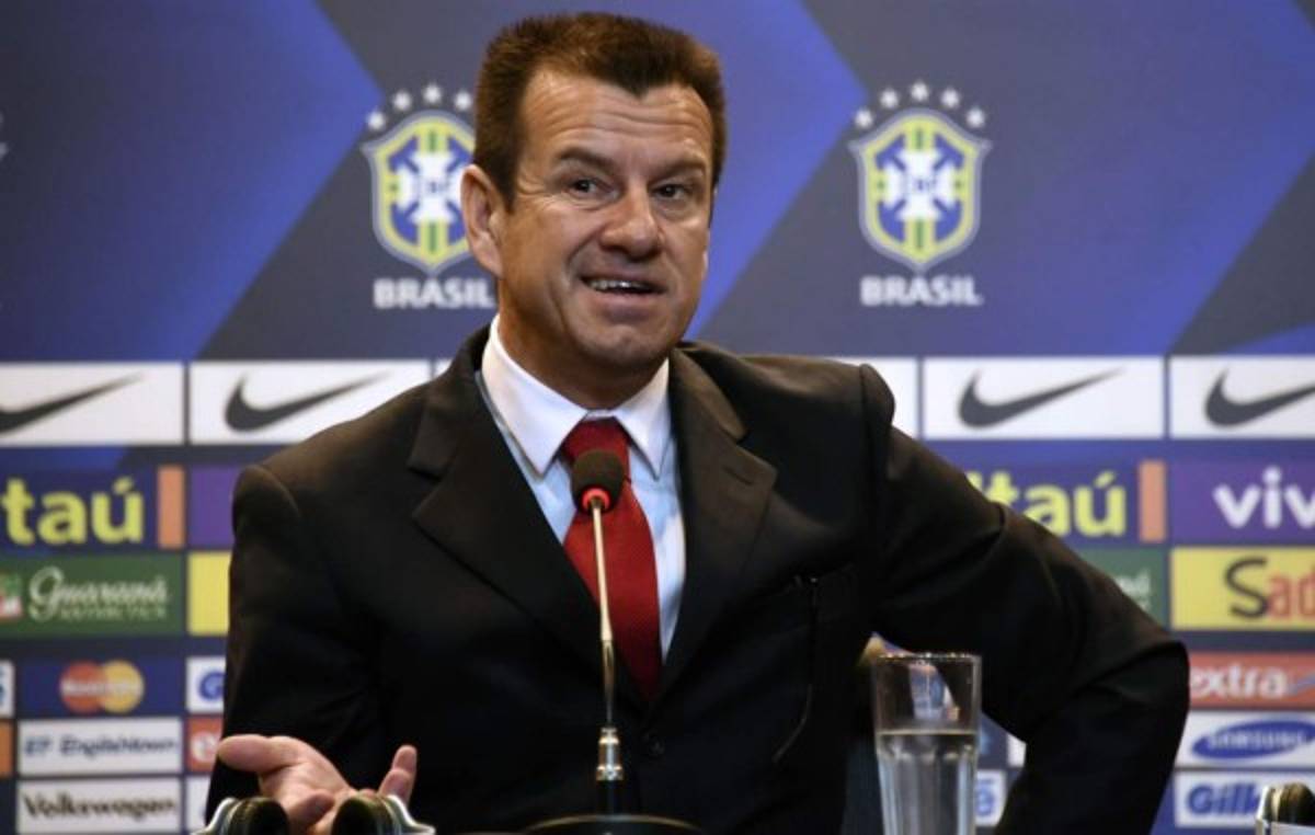 Oficial: Dunga es despedido como técnico de Brasil tras fracaso en Copa América