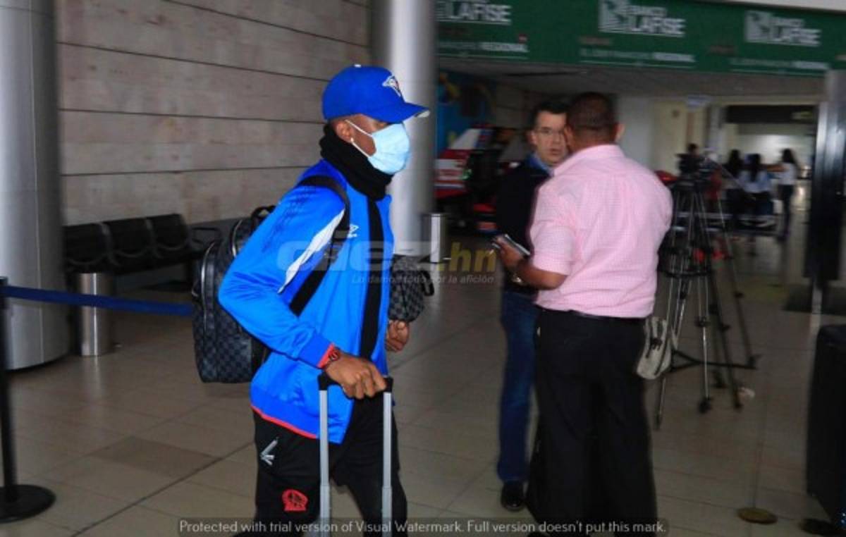 ¡Hasta con pasamontañas, guantes y tapabocas, regresó Olimpia de Canadá!