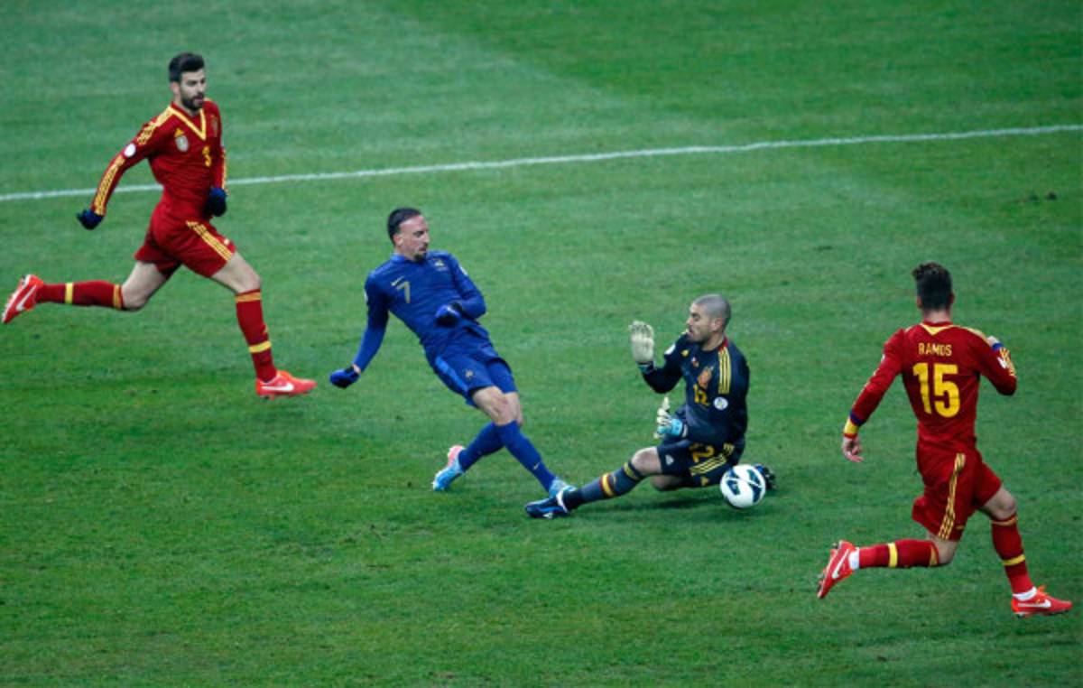 España se baja a Francia y es líder.