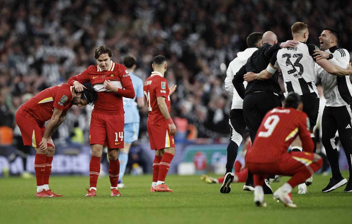 Así se festeja un título después de 70 años: los héroes del Newcastle y jugadores del Liverpool destrozados