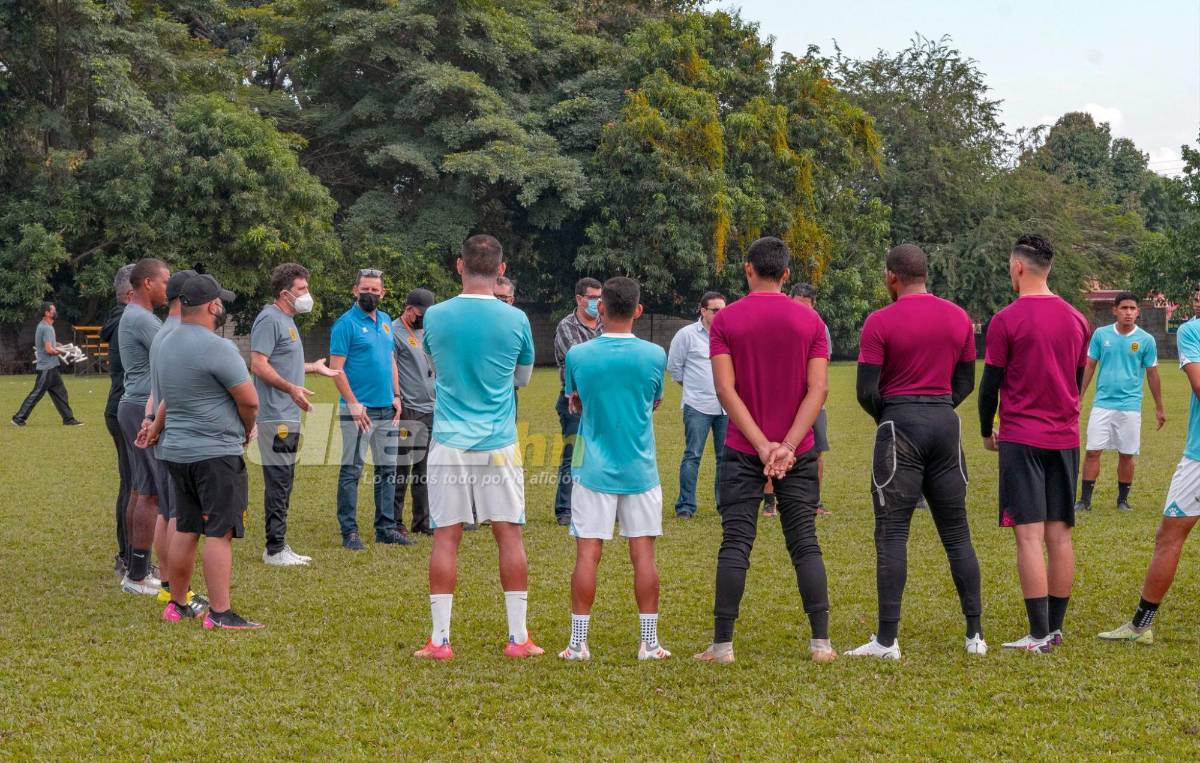 Así fue el primer día de Héctor Vargas con Real España; los ‘regalos’, el café, sus ayudantes y la charla