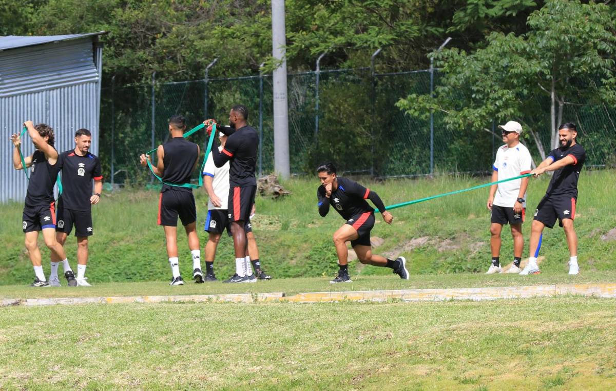 Con dos sorpresas: así fue el entreno de Olimpia previo al debut en Liga Nacional
