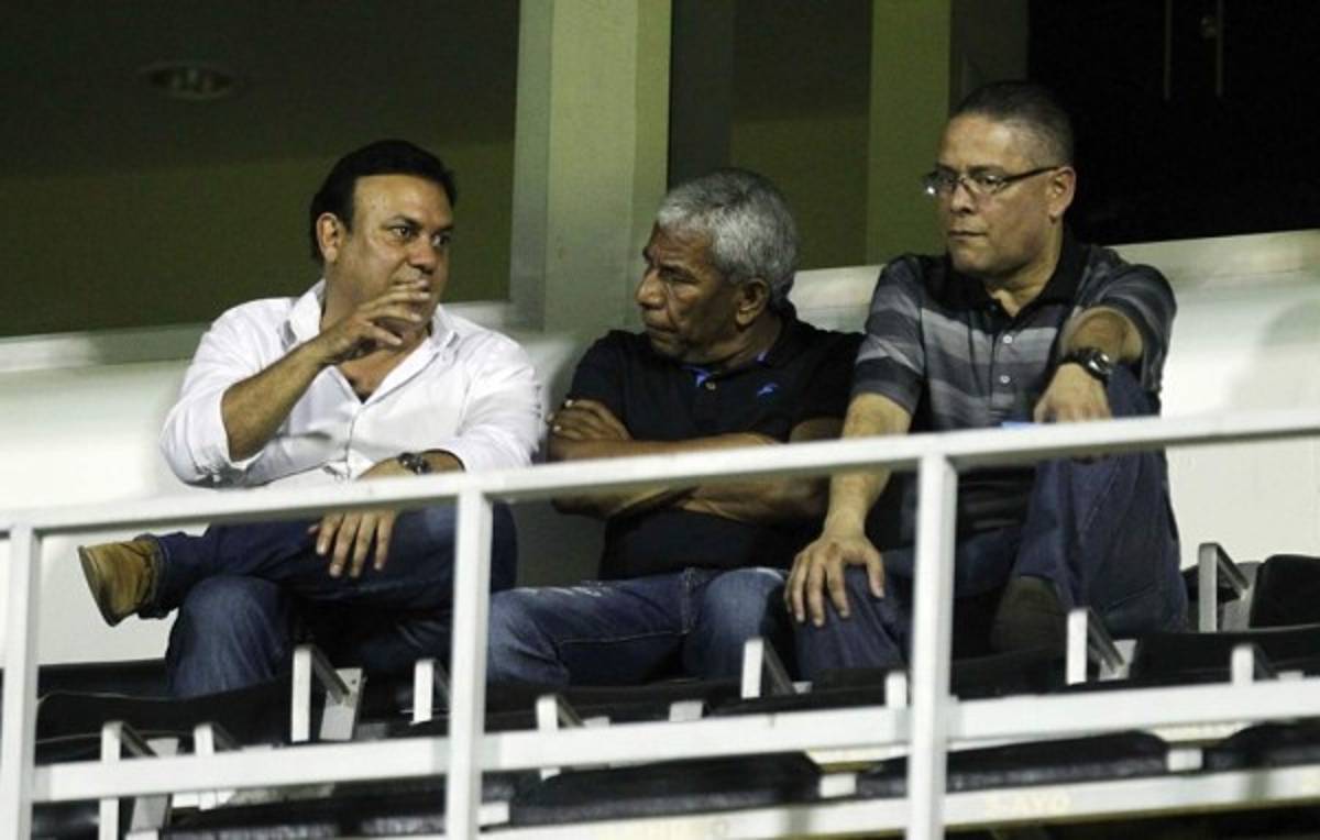 RUMORES Y FICHAJES: Legionario está cerca de volver y Héctor Vargas es noticia