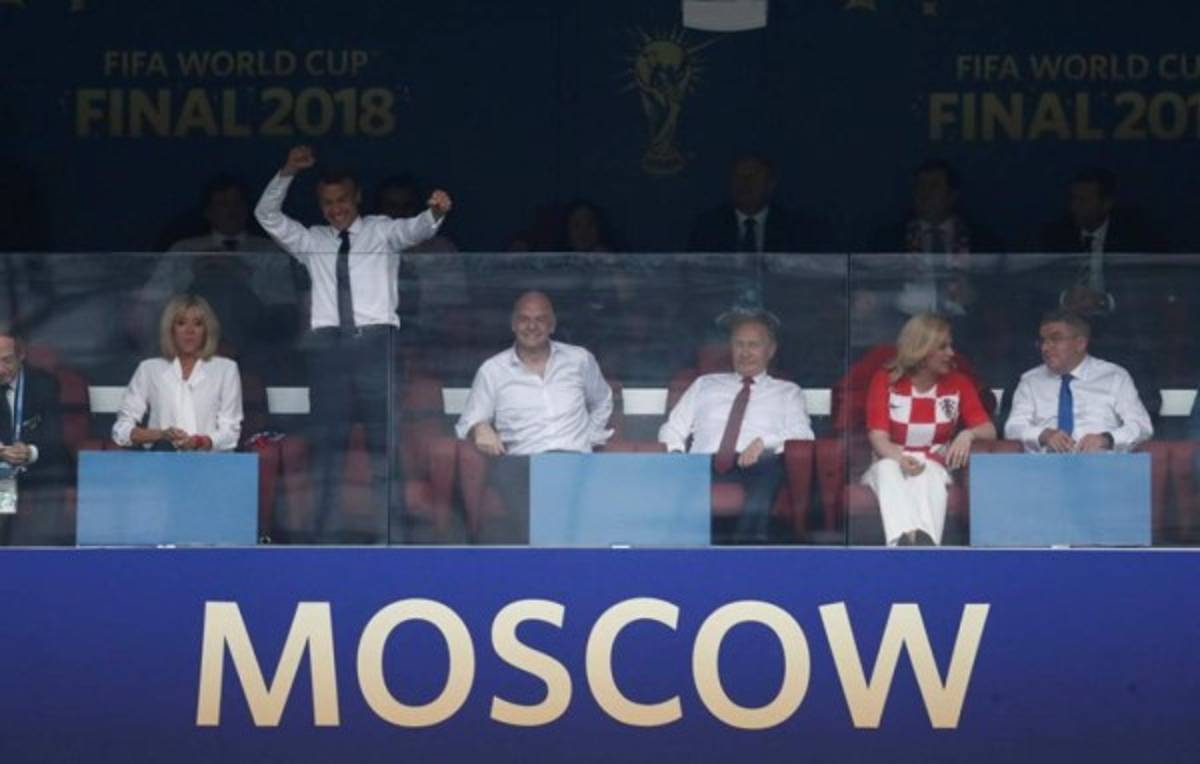 NO SE VIO EN TV: La locura de Macron frente a Kolinda que rompió en llanto