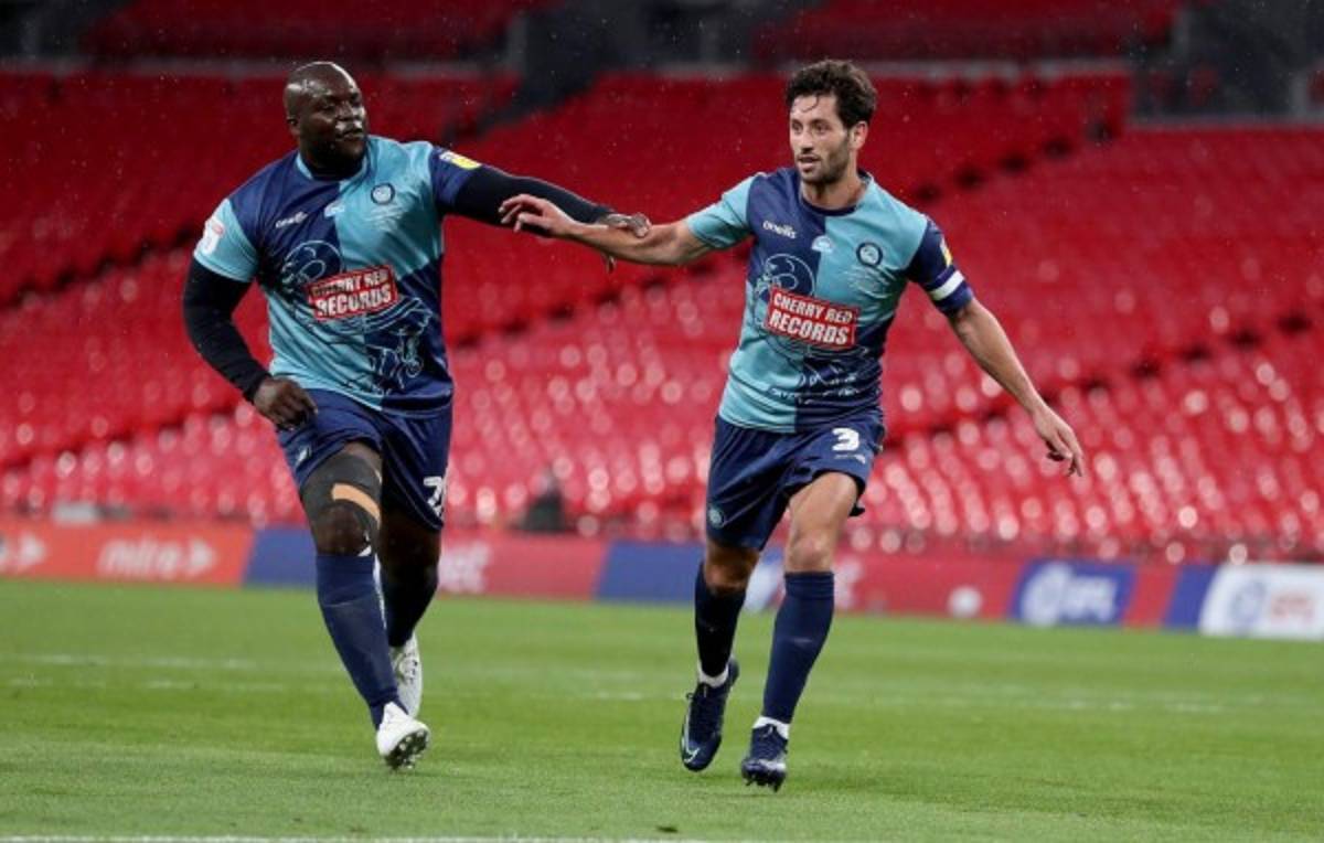 Akinfenwa, el delantero de 220 libras que llevó al Wycombe de la cuarta a la segunda división