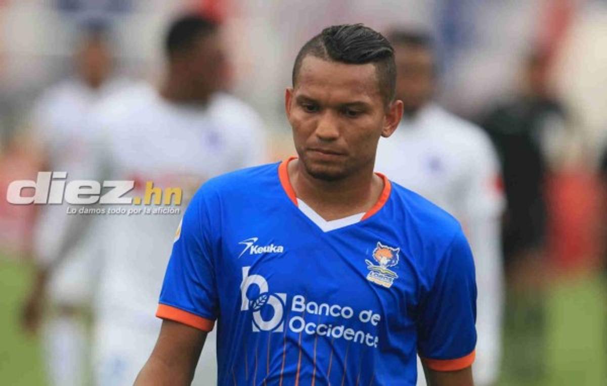 Las tristes fotos de los jugadores de la UPN tras la eliminación ante Olimpia