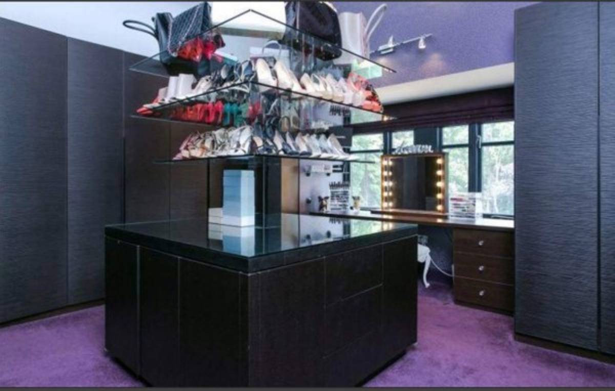 Con cancha de fútbol: La mansión de €4.2 millones de un exjugador del Manchester City