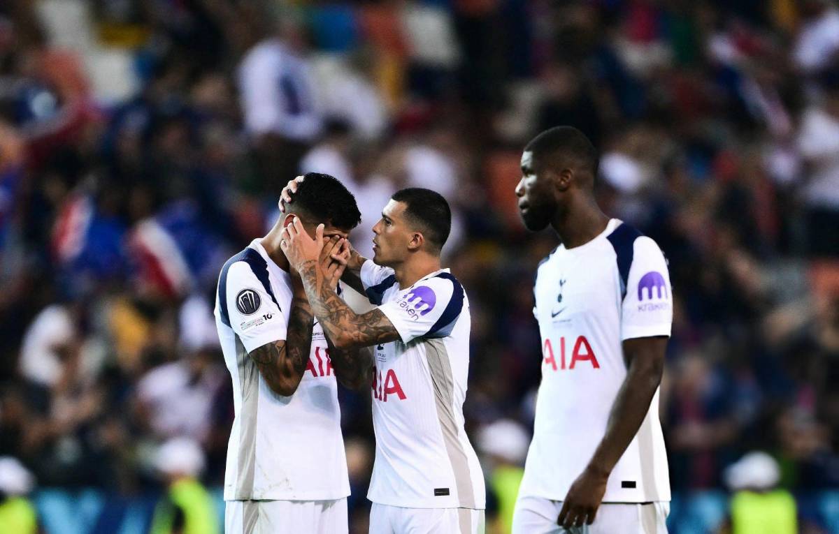 El nuevo portero del PSG pasó de villano a héroe y así festejó Luis Enrique tras ganar la Supercopa; el Balón de Oro ya tiene dueño
