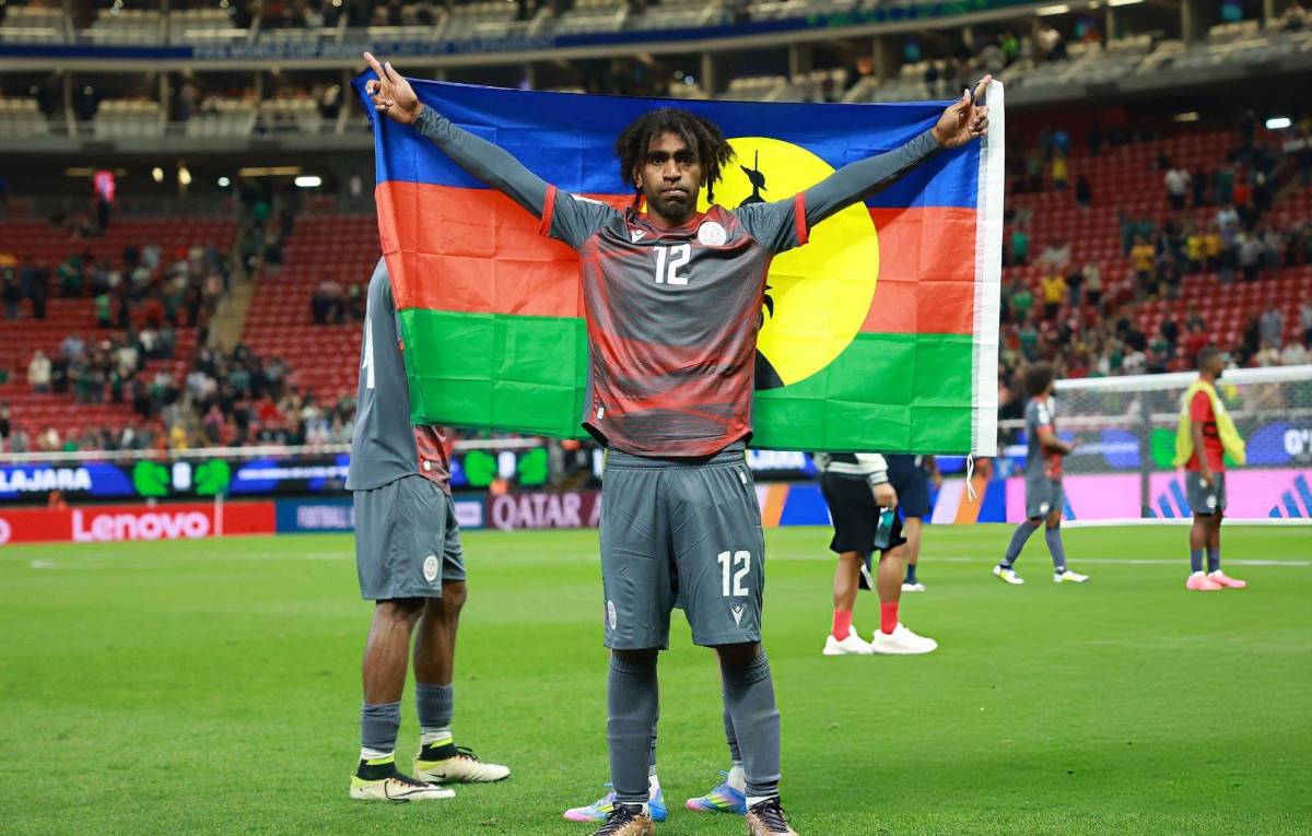 Nueva Caledonia se roba el amor de los mexicanos, ¿qué objeto le dieron al portero de Jamaica que es tendencia mundial?