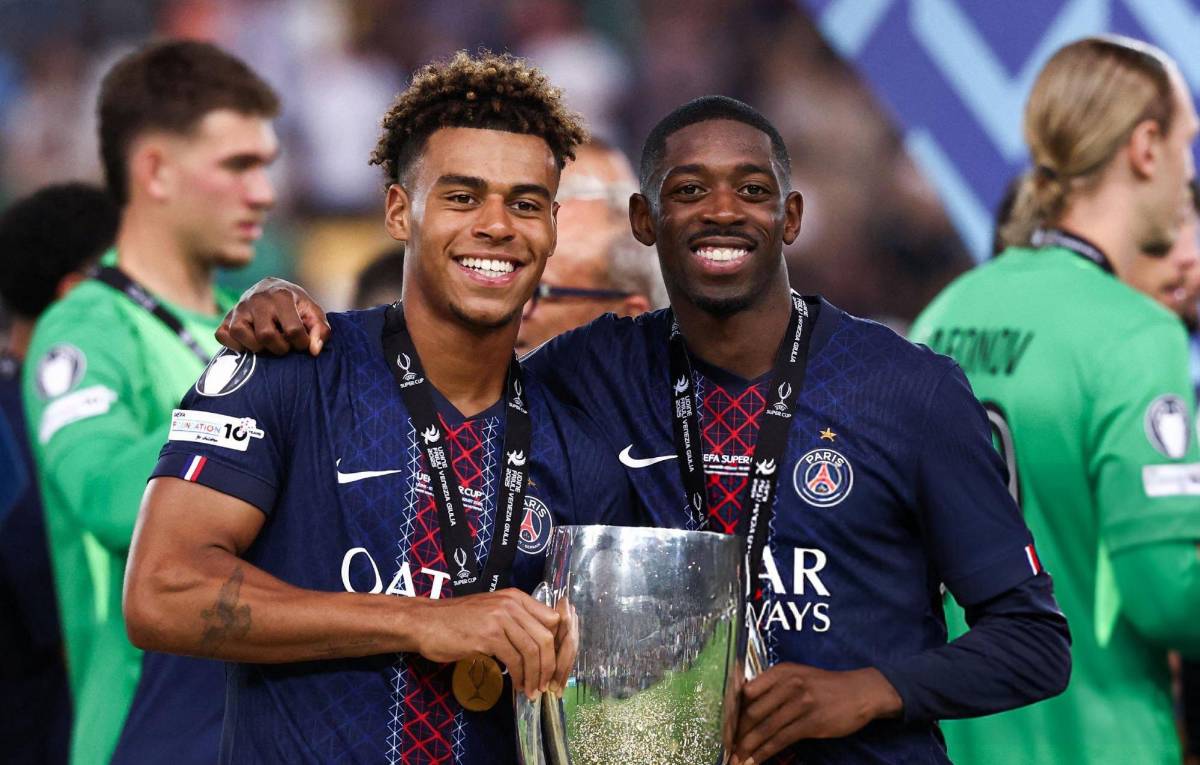 El nuevo portero del PSG pasó de villano a héroe y así festejó Luis Enrique tras ganar la Supercopa; el Balón de Oro ya tiene dueño