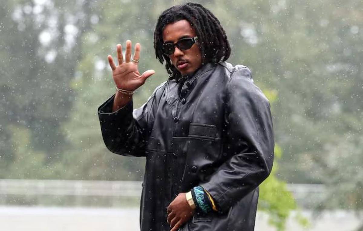 Misterio en Francia: el jugador que llegó encapuchado a la concentración y así se presentó Koundé