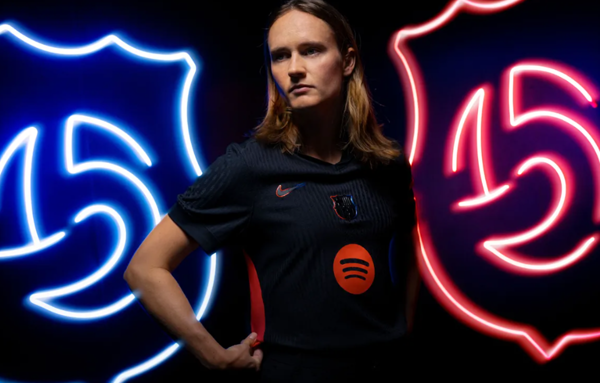 Barcelona presentó su segundo uniforme de la temporada y es una belleza: vuelve el color negro