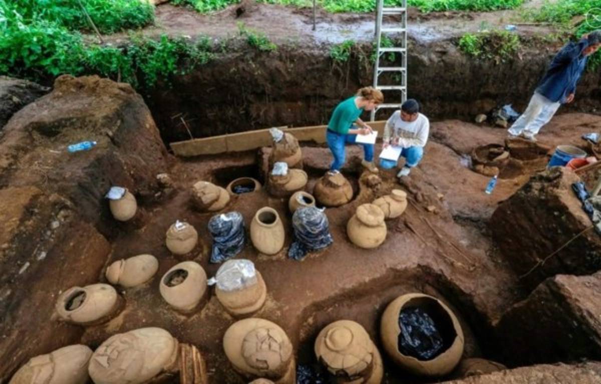 Bombas sin detonar y restos óseos de humano: Hallazgos insólitos en los estadios del mundo