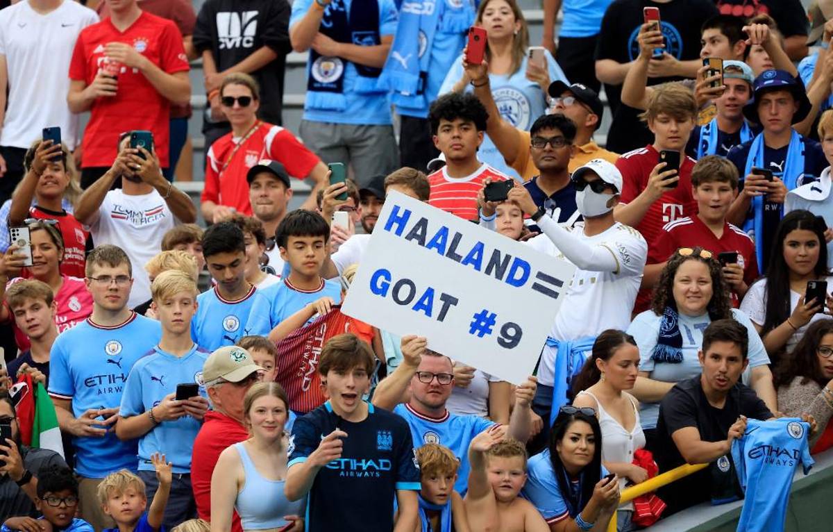 NO SE VIO EN TV: La verdadera melena de Haaland, el consejero y el intruso que entró sin ropa en el Manchester City-Bayern Múnich