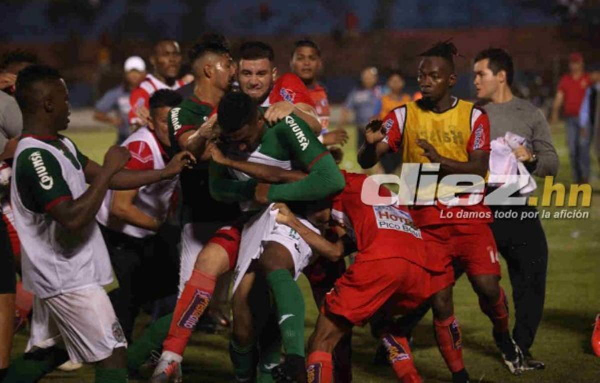 NO SE VIO POR TV: Trompadas, lágrimas y pedradas en la Jornada 17