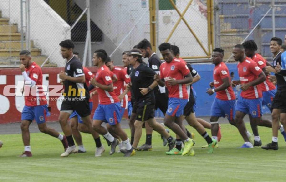 FOTOS: El método de trabajo de Pedro Troglio en su primer entreno con el Olimpia