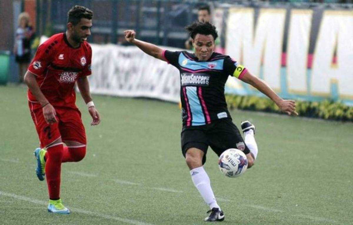 Conocé los futbolistas hondureños que se resisten al retiro