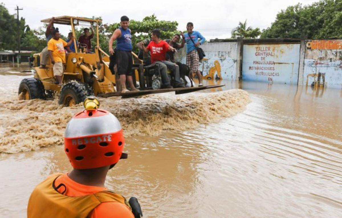El Valle de Sula en Honduras, bajo el agua por Iota: Las apocalípticas fotografías aéreas