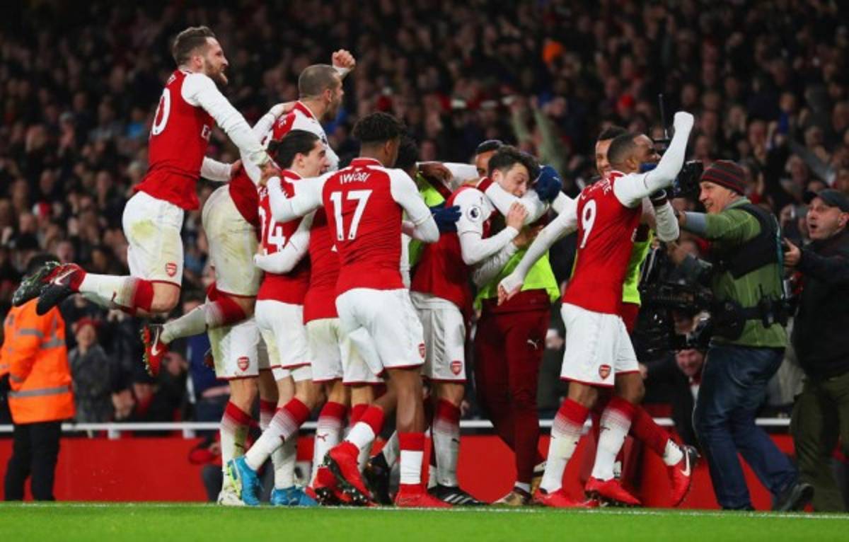 Los clubes que podrían comprar Cristiano Ronaldo y Leo Messi si juntaran sus fortuna