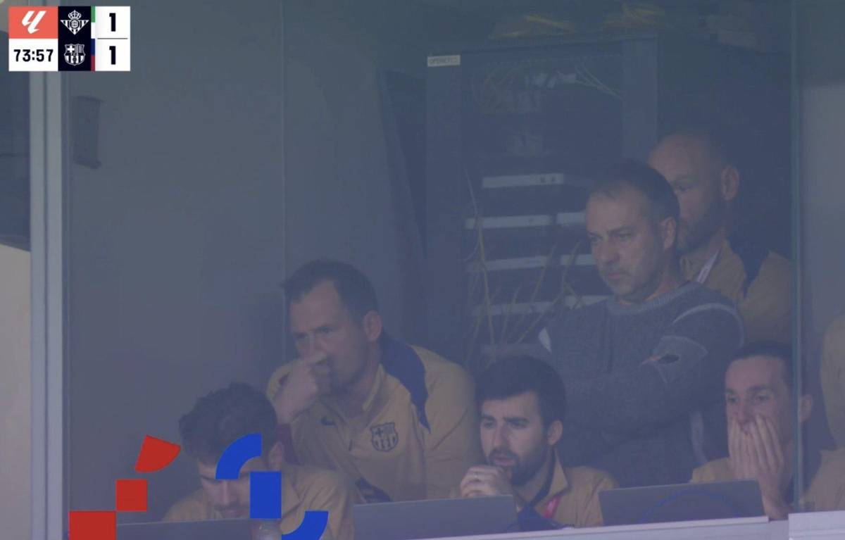 La roja que vio Flick y el jugador que perdió un diente en el Betis-Barcelona: “No le salía sangre y lo ha tirado”