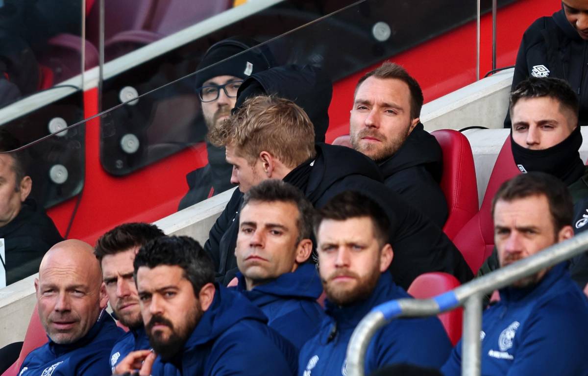 Así fue el mítico regreso de Eriksen luego de estar muerto cinco minutos debido a un paro cardíaco; ovación y el dorsal que eligió