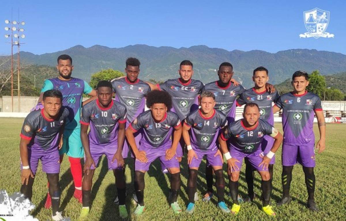 Fotos del Ascenso: Presidente del Savio subido en un muro, fila con examen covid y medidas de bioseguridad