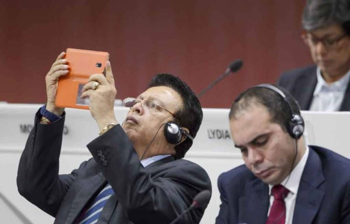 Joseph Blatter reelegido como presidente de la FIFA