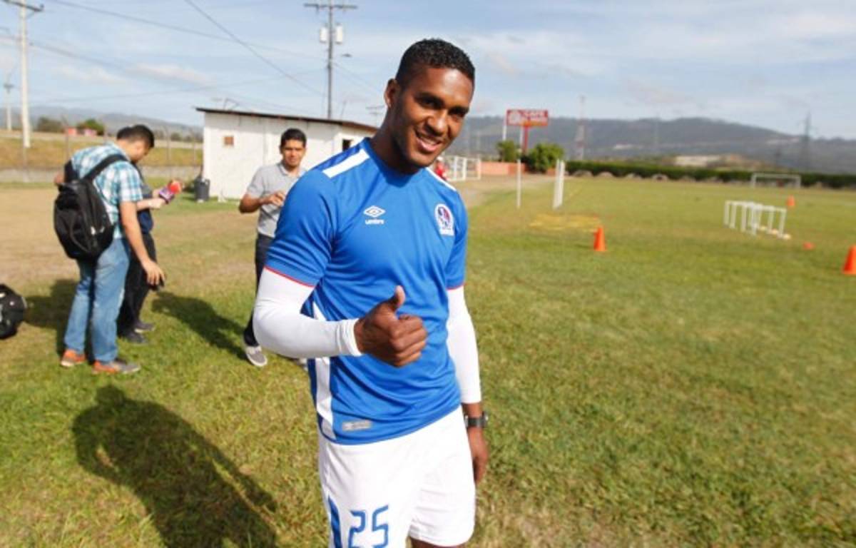 FICHAJES: Michaell Chirinos se va al extranjero y legionario regresa a Honduras