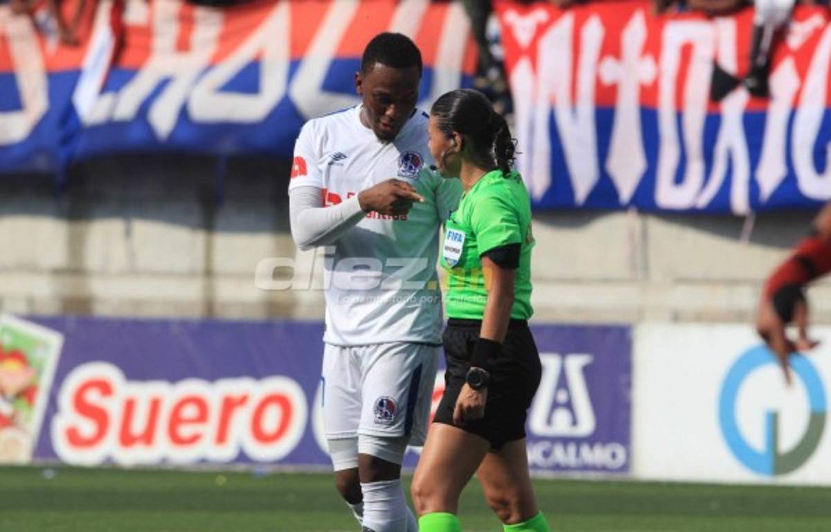 En fotos: La difícil tarde de Pastrana y jugadores de UPNFM terminan abatidos