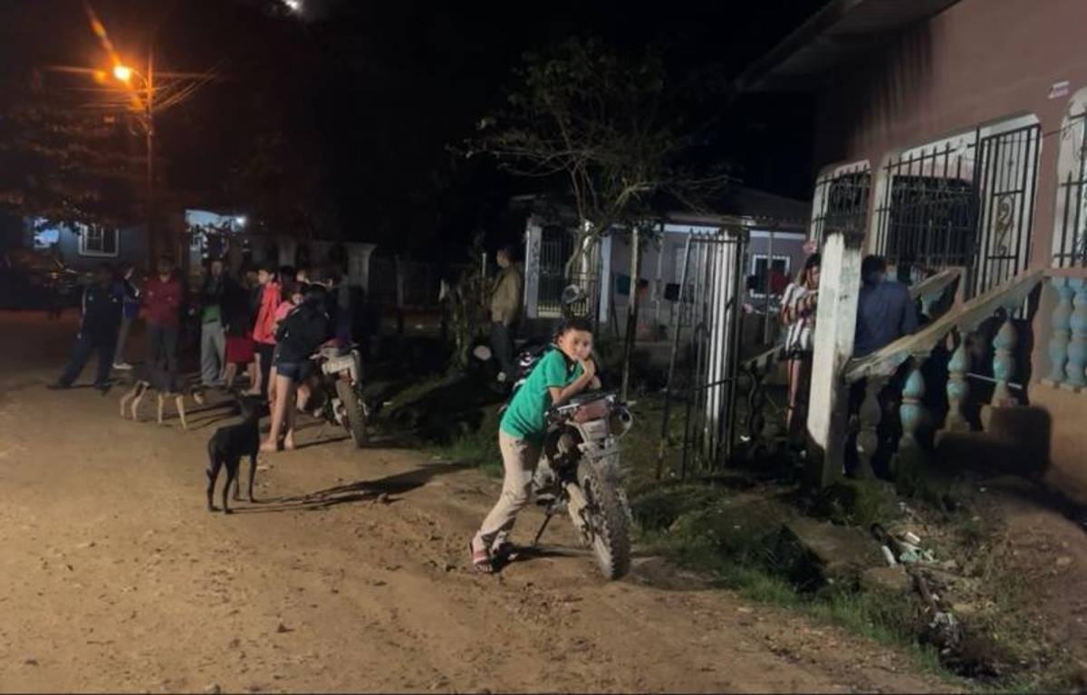 Joven hondureño muere en una cancha de fútbol rápido: Pidió cambio porque se sentía mal y falleció