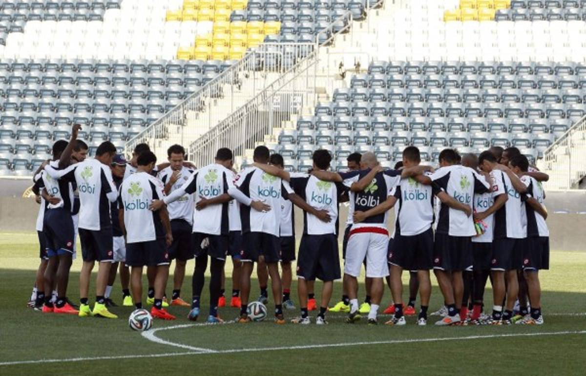 Costa Rica: Muchos jugadores decidieron no continuar si Pinto renovaba