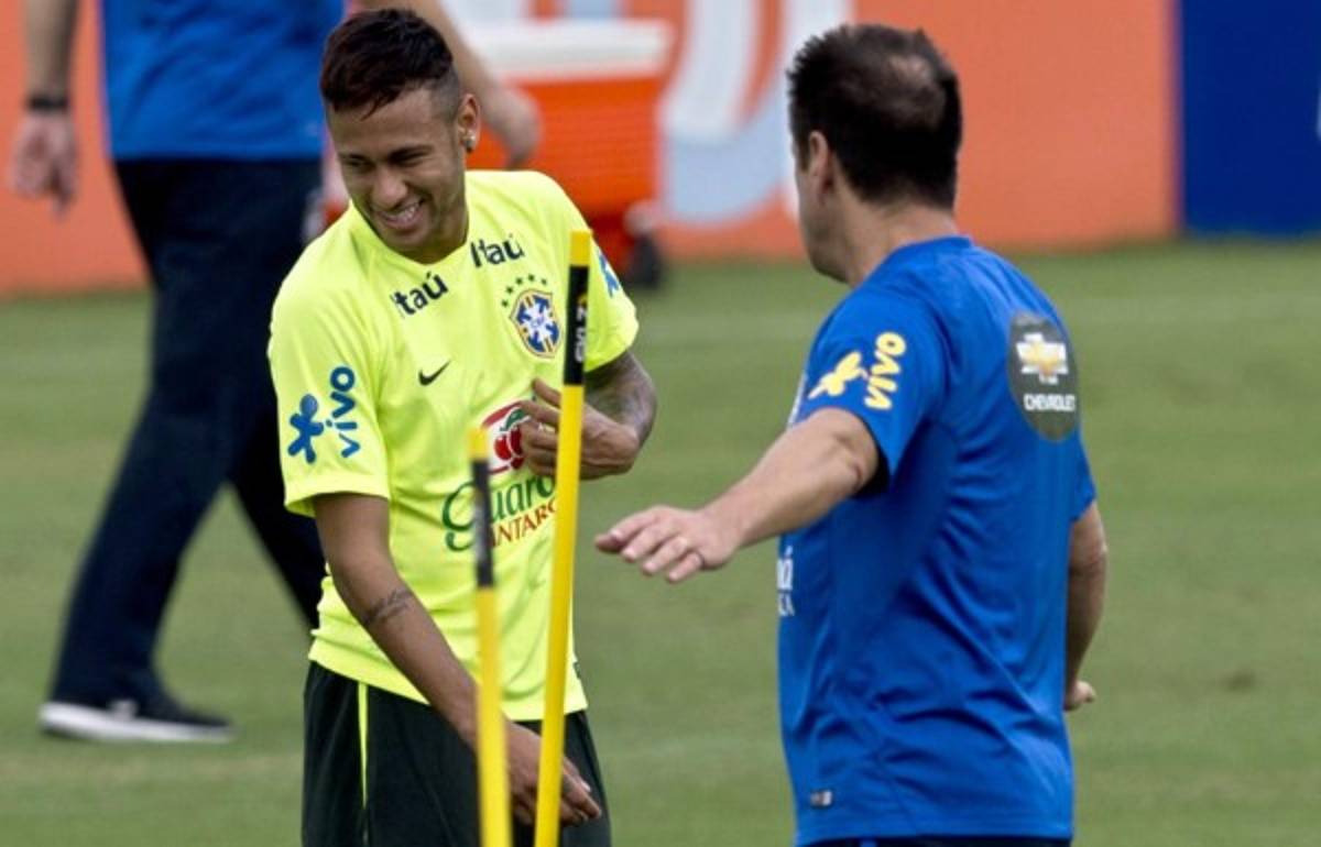 Así fue el primer entrenamiento de Neymar con Brasil de cara al juego ante Uruguay